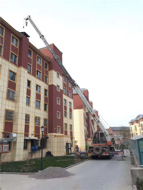 汉川市跨街广告牌的高空安装注意事项