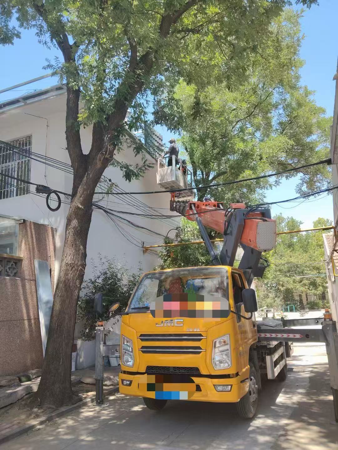 汉川市高空作业车能吊装重物吗？最大承载多少公斤？