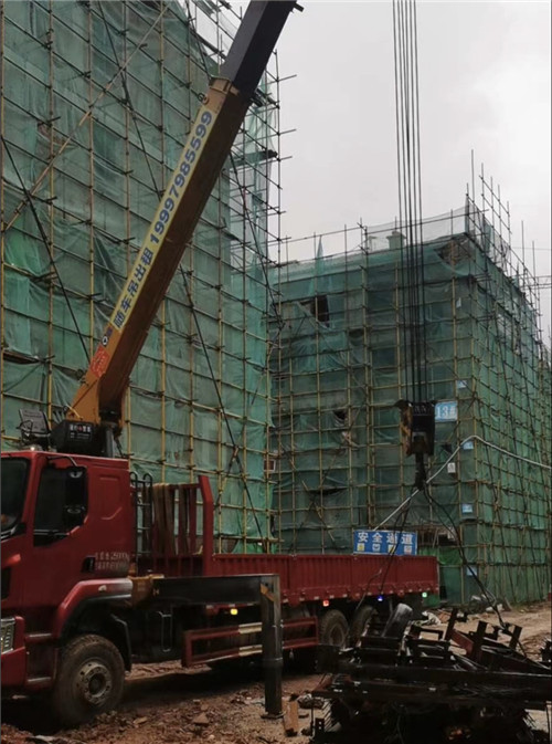 汉川市“慢工细活”—— 吊车的 “微动控制” 技术