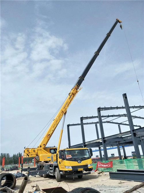 汉川市超高层建筑钢结构吊装案例